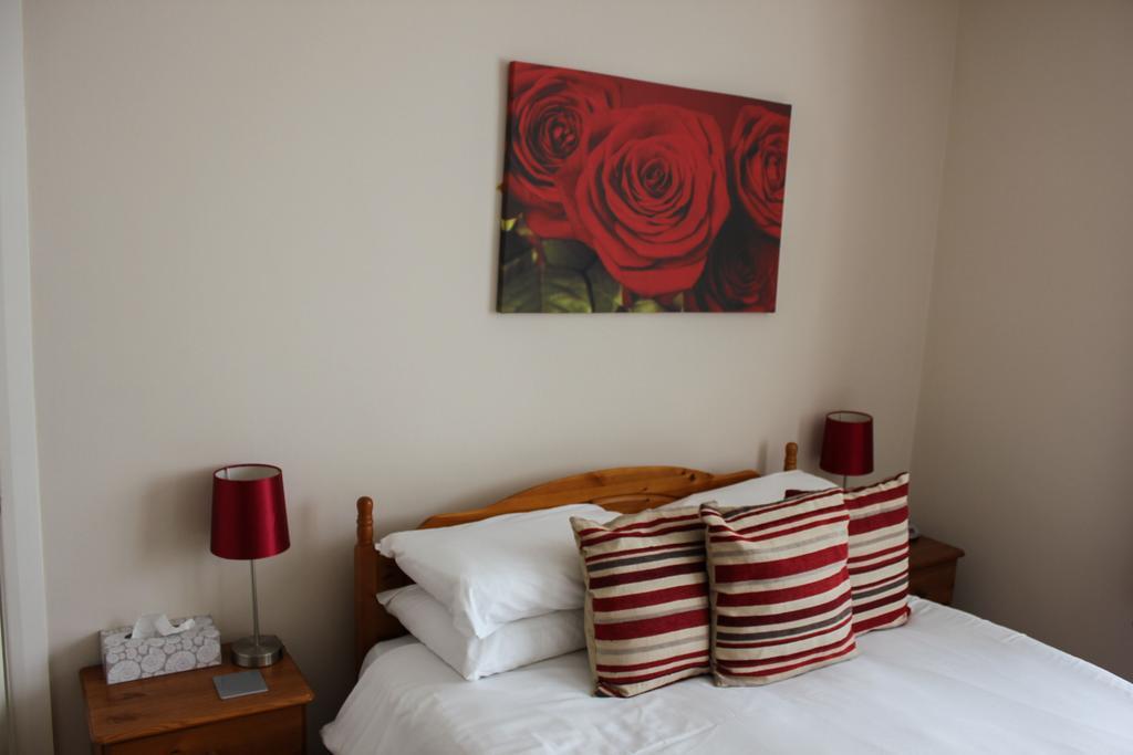 Eden End Guest House Хокли Хийт Екстериор снимка