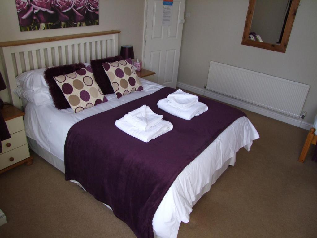 Eden End Guest House Хокли Хийт Екстериор снимка