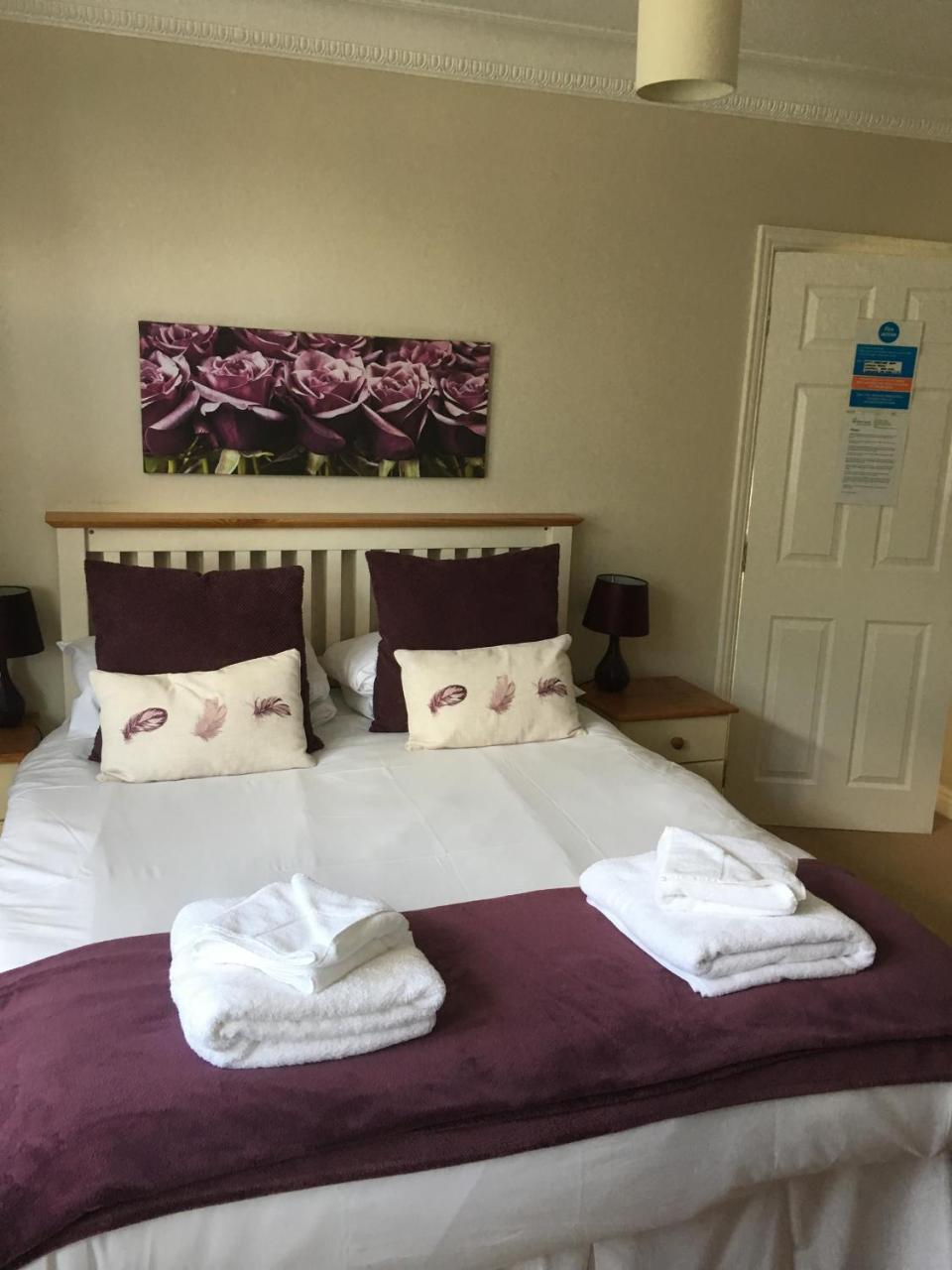 Eden End Guest House Хокли Хийт Екстериор снимка