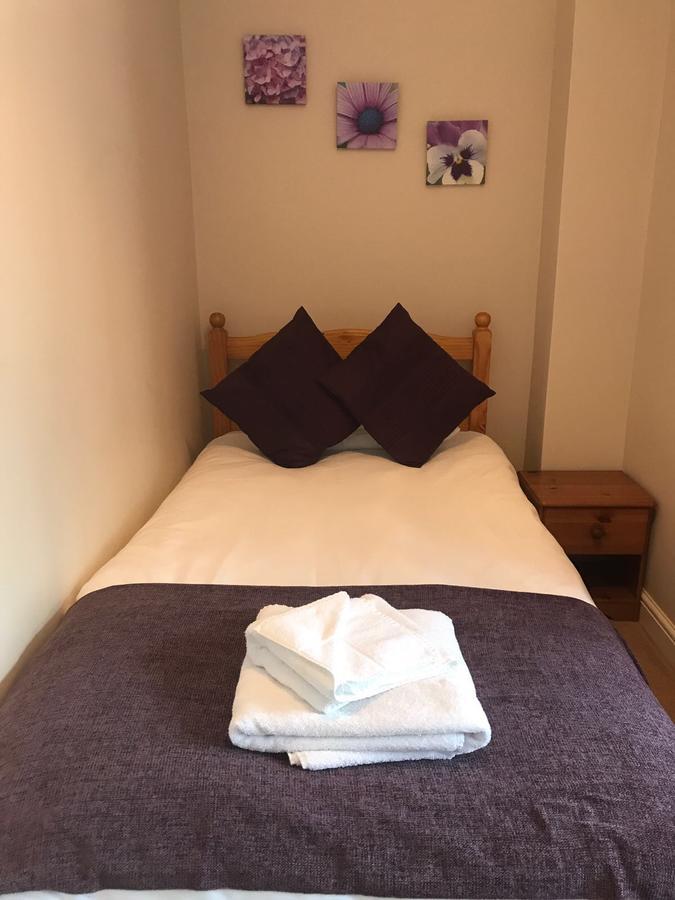 Eden End Guest House Хокли Хийт Екстериор снимка