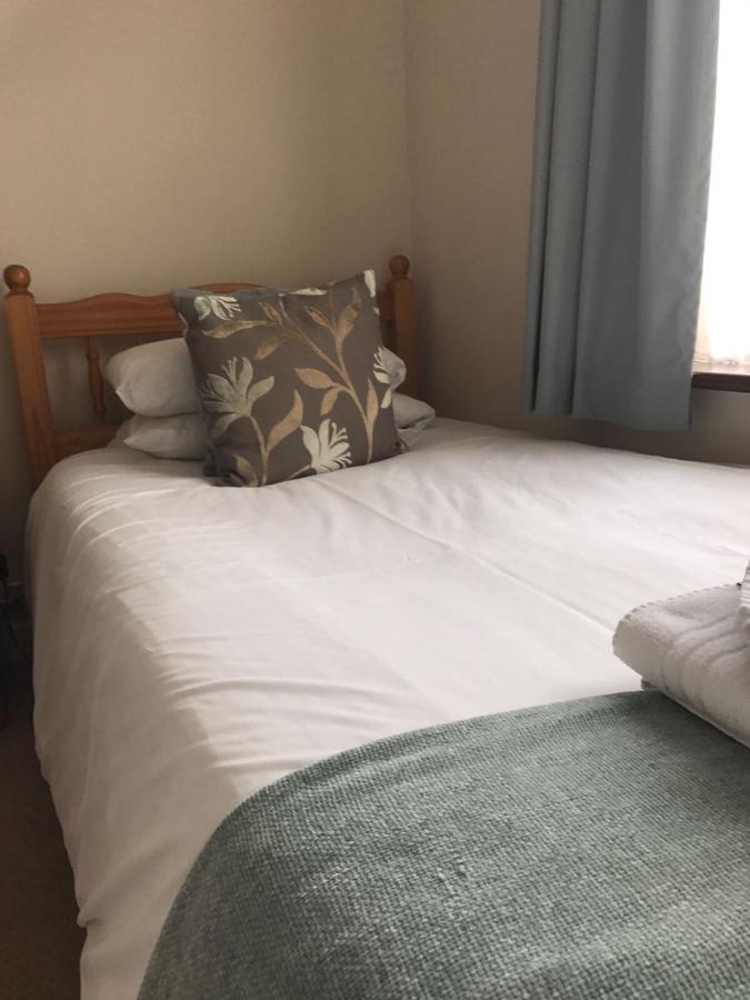 Eden End Guest House Хокли Хийт Екстериор снимка