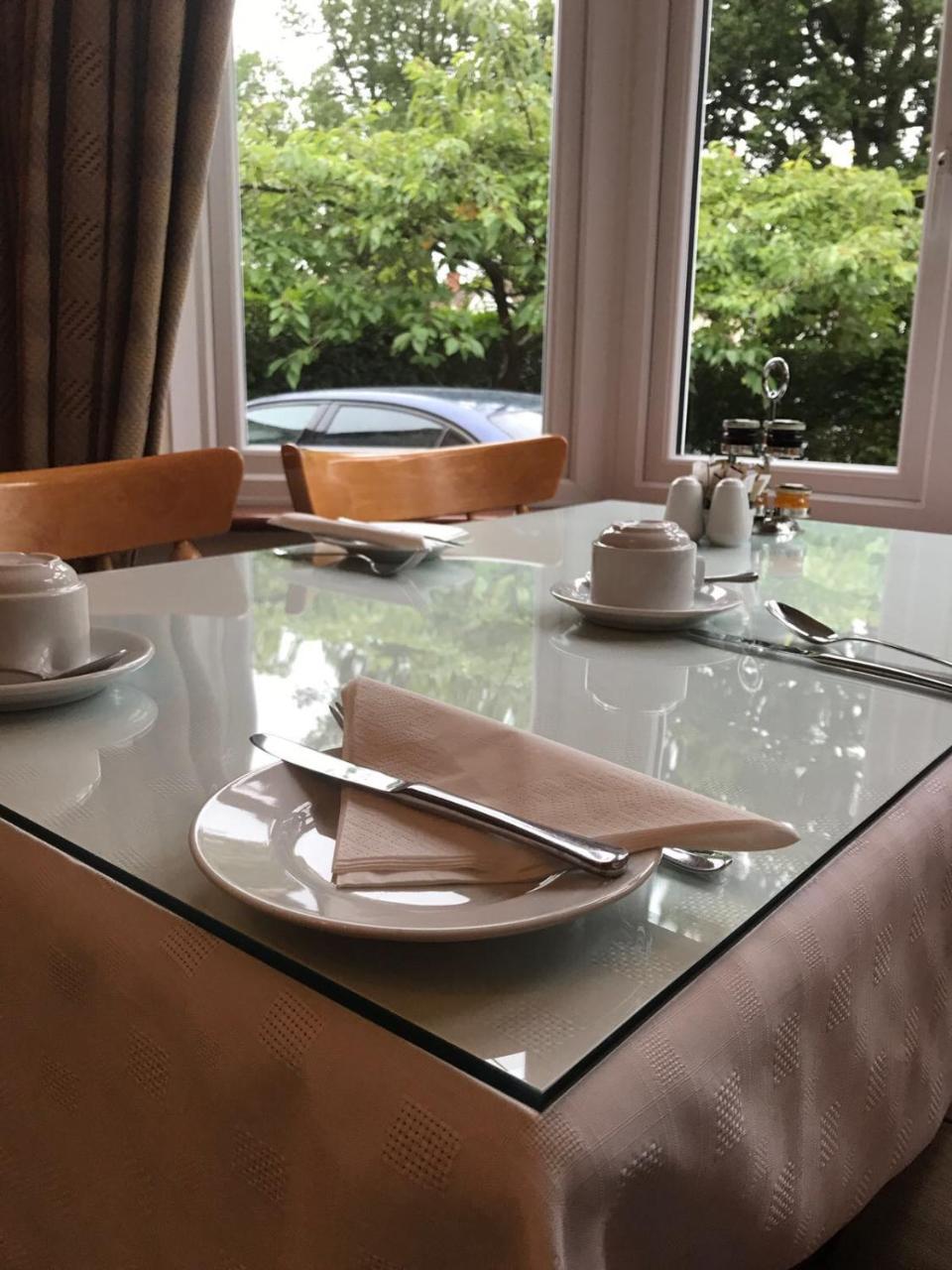 Eden End Guest House Хокли Хийт Екстериор снимка