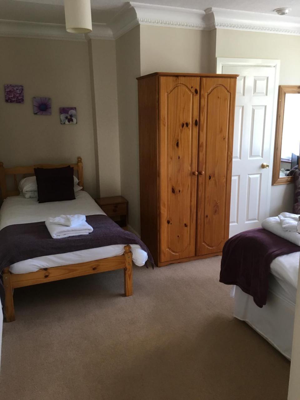 Eden End Guest House Хокли Хийт Екстериор снимка