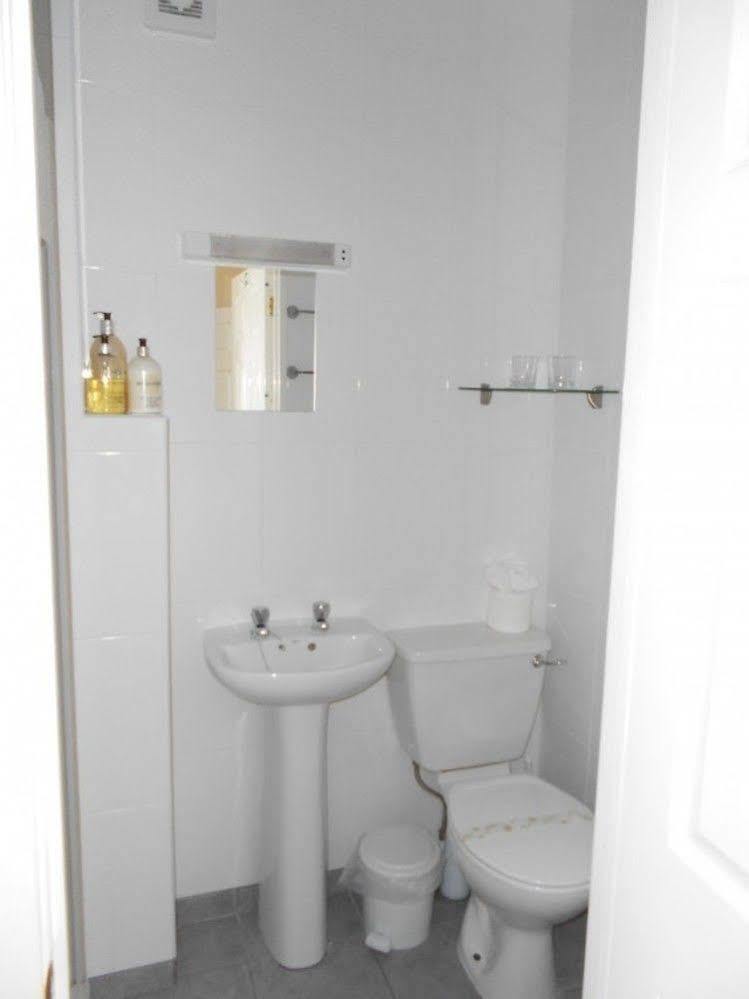 Eden End Guest House Хокли Хийт Екстериор снимка