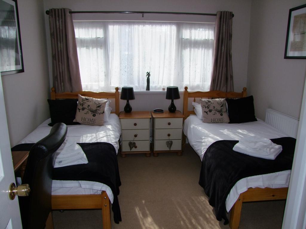 Eden End Guest House Хокли Хийт Екстериор снимка